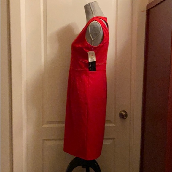 Red hot dress! - Picture 6 of 7